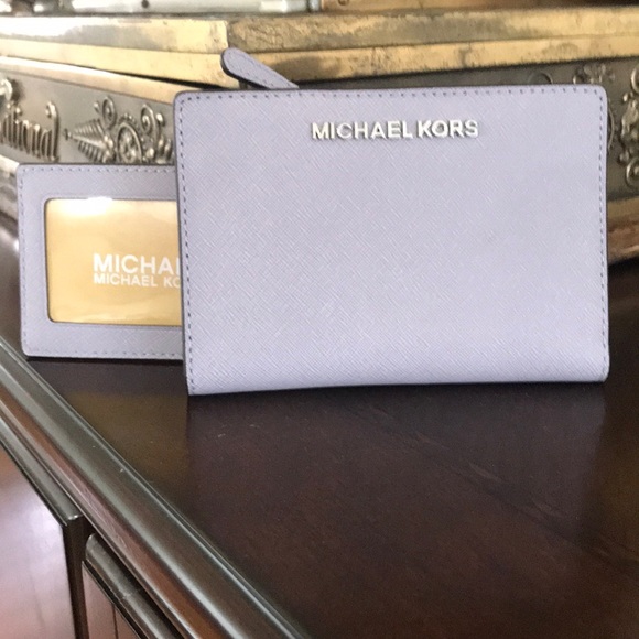 Michael Kors Handbags - 💥🆕Lavender Wallet NWT